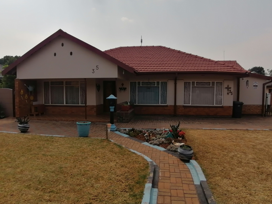 3 Bedroom Property for Sale in Stilfontein Ext 4 North West